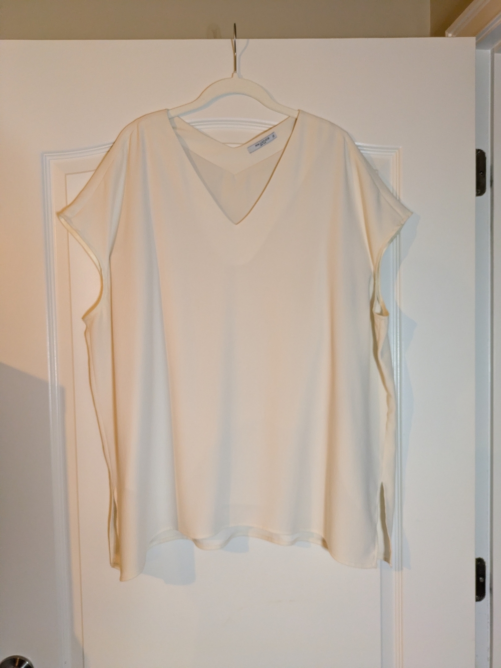 MM. LaFleur Cream V-Neck Sleeveless Blouse